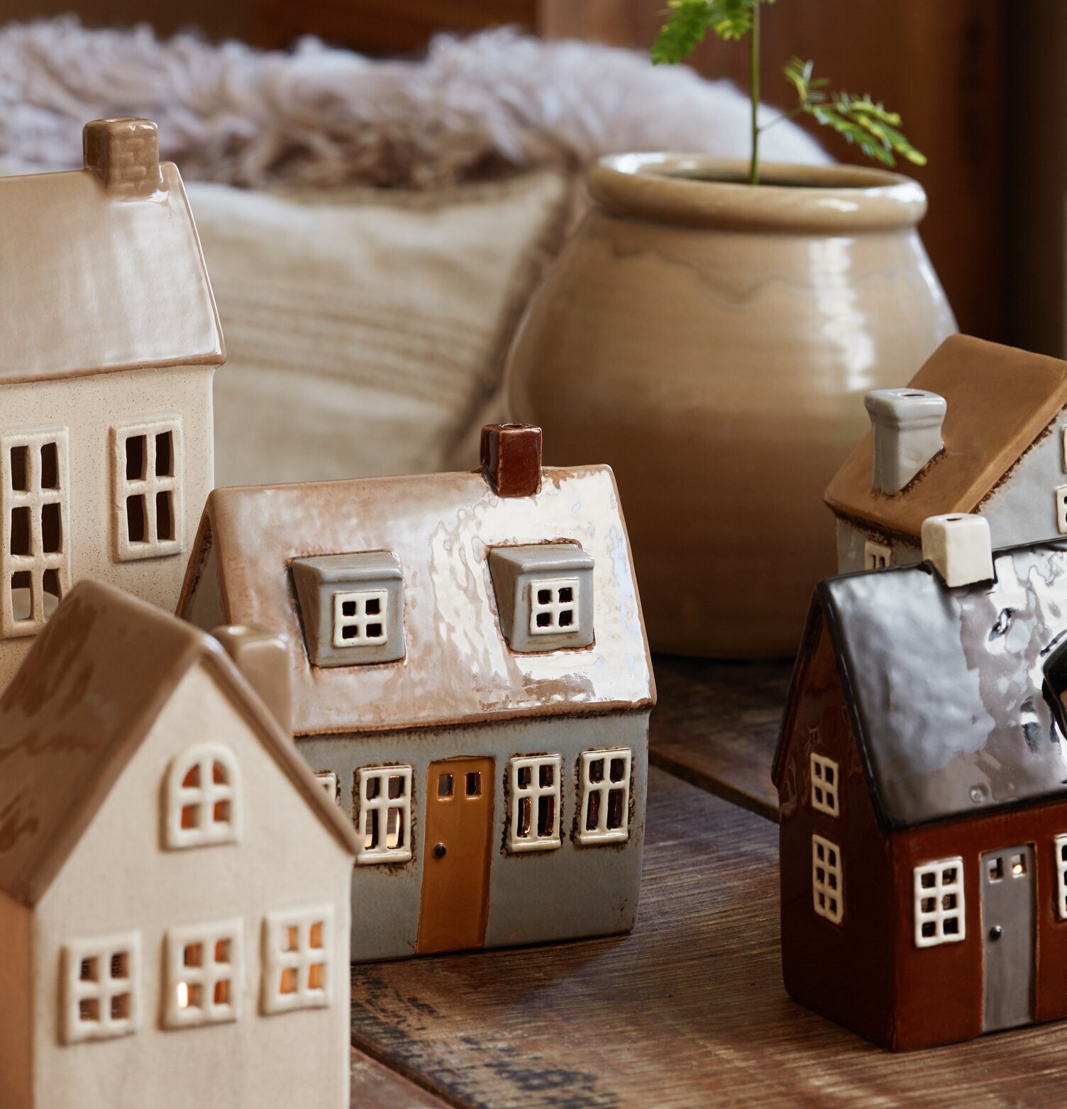 Ljuslykta Nyhavn 1 från IB Laursen på rustikt träbord