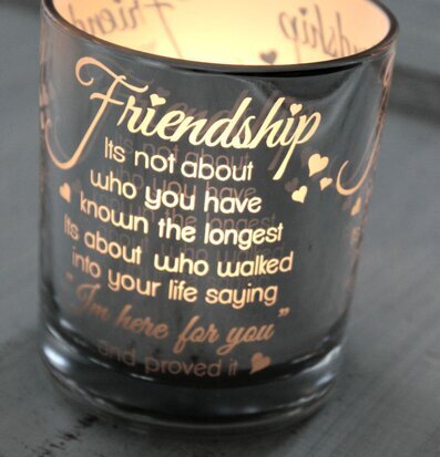 Friendship - Majas Cottage ljuslykta med vänskapsbudskap