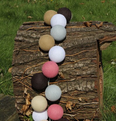 Ljusslinga Happy Lights - Medersa från Happy Lights på trästock