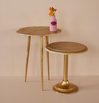Sidobord Gold Design från Rice i två varianter, guld finish