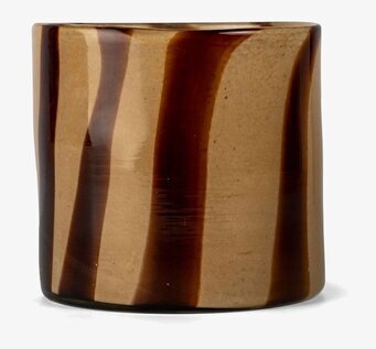 Bild av elegant ljuslykta i bruna och beige toner