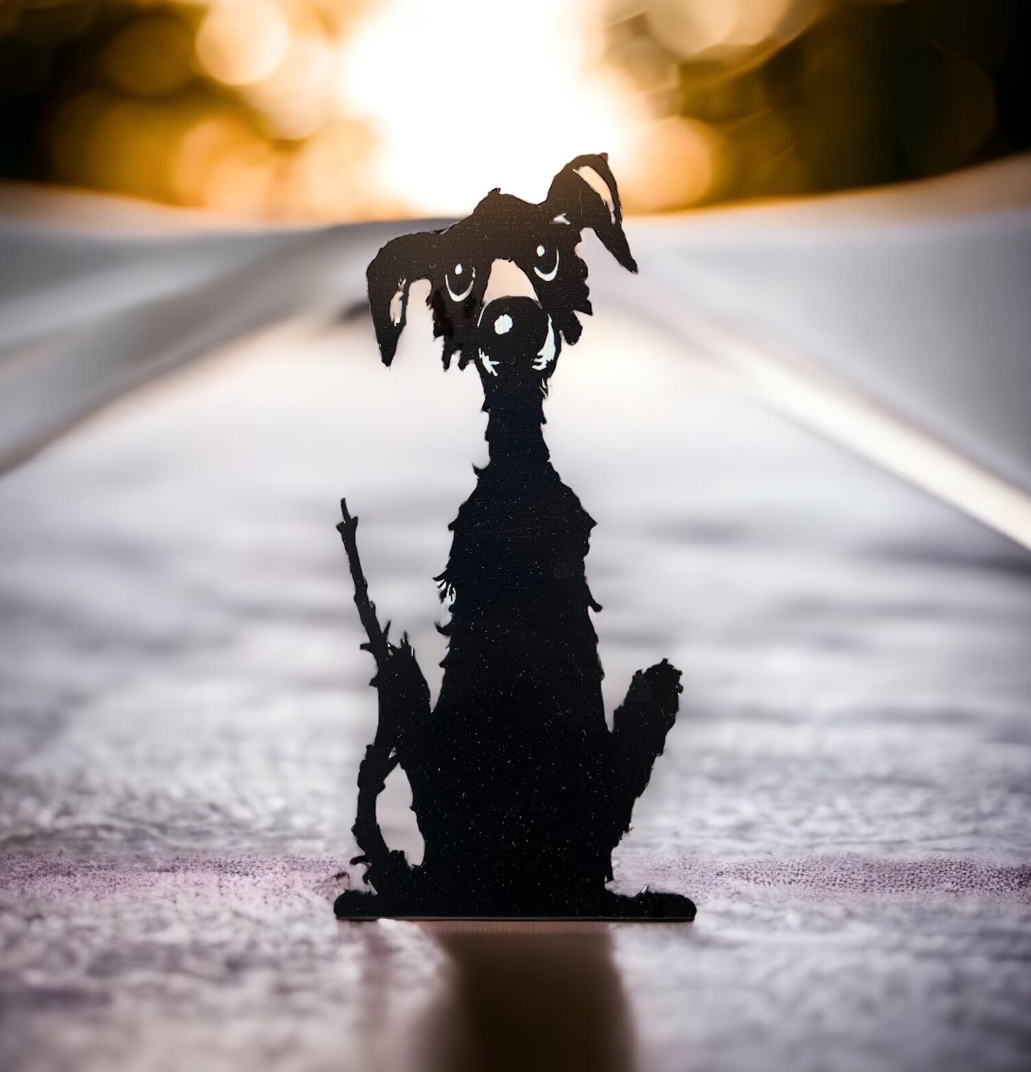 #ÄlskaPlåt Byrackan Svart av Älskaplåt, stiliserad hundfigur