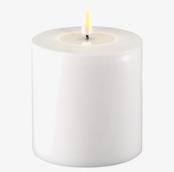 Blockljus LED Vit 10x10cm från Deluxe Homeart i vit plast