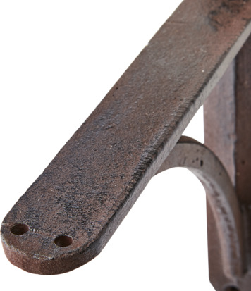 Hyllkonsol Frej Brun/Svart från Affari i rustik metall