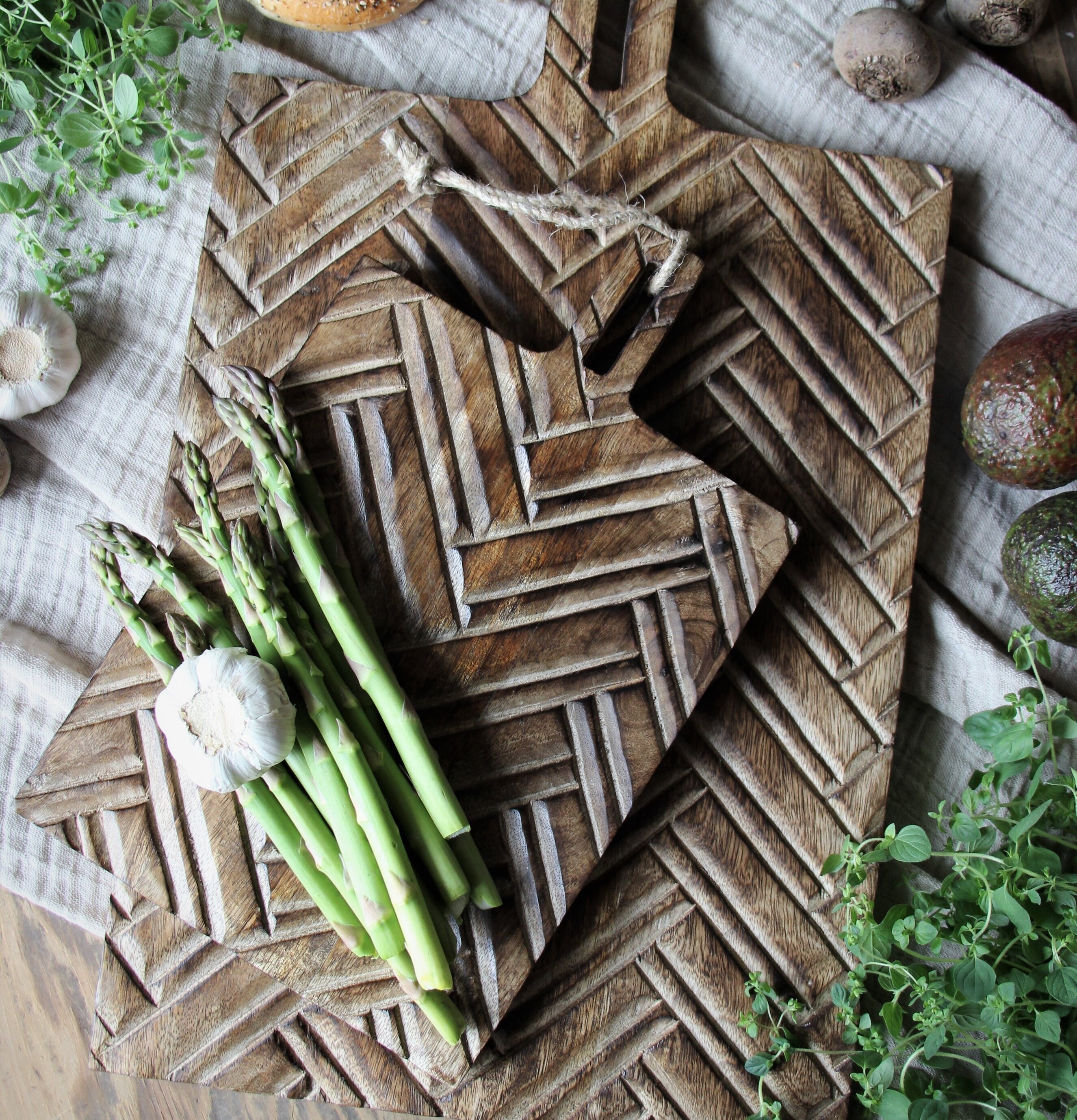 Skärbräda Herringbone från Majas Cottage på linnetyg