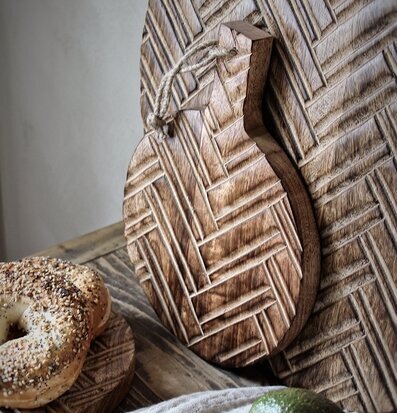 Skärbräda Herringbone Rund från Majas Cottage i trä