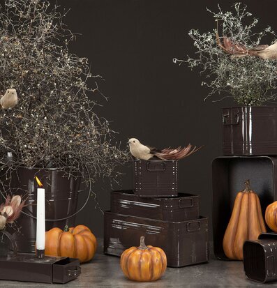 Pumpa Orange Poly Liten från A Lot Decoration i höstmiljö