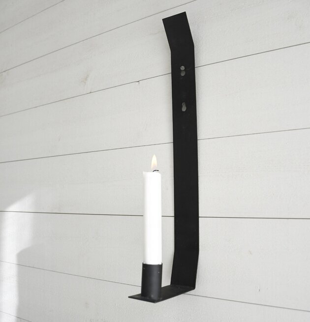 Väggljusstake Långaryd från Storefactory på vit trävägg