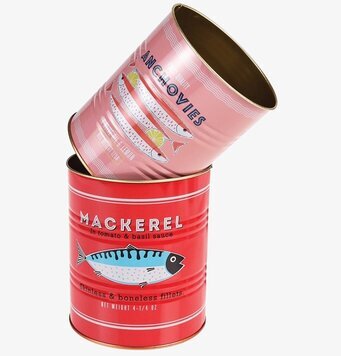 Bild av kreativa plåtburkar med fiskkonservdesign