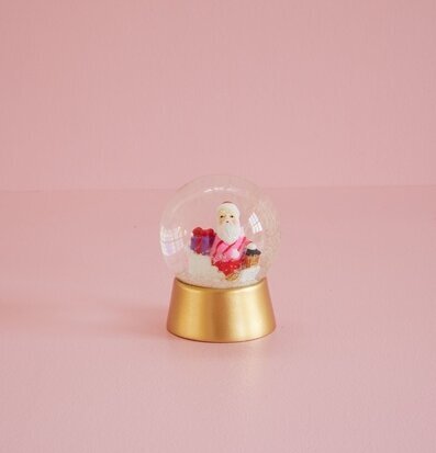 Snöglob Xmas Santa från Rice med jultomte och paket