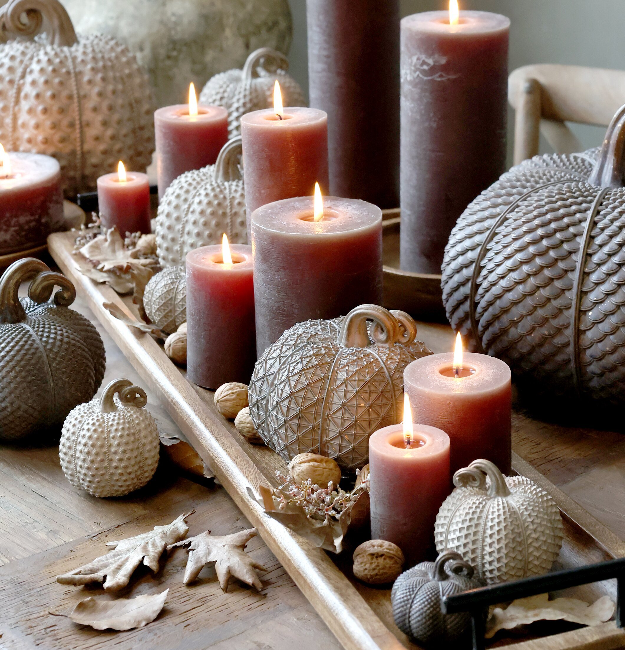 Pumpa Mini Antique Mocca från Chic Antique på rustikt bord