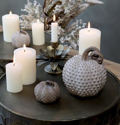 Pumpa Mini Antique Mocca från Chic Antique på elegant bord