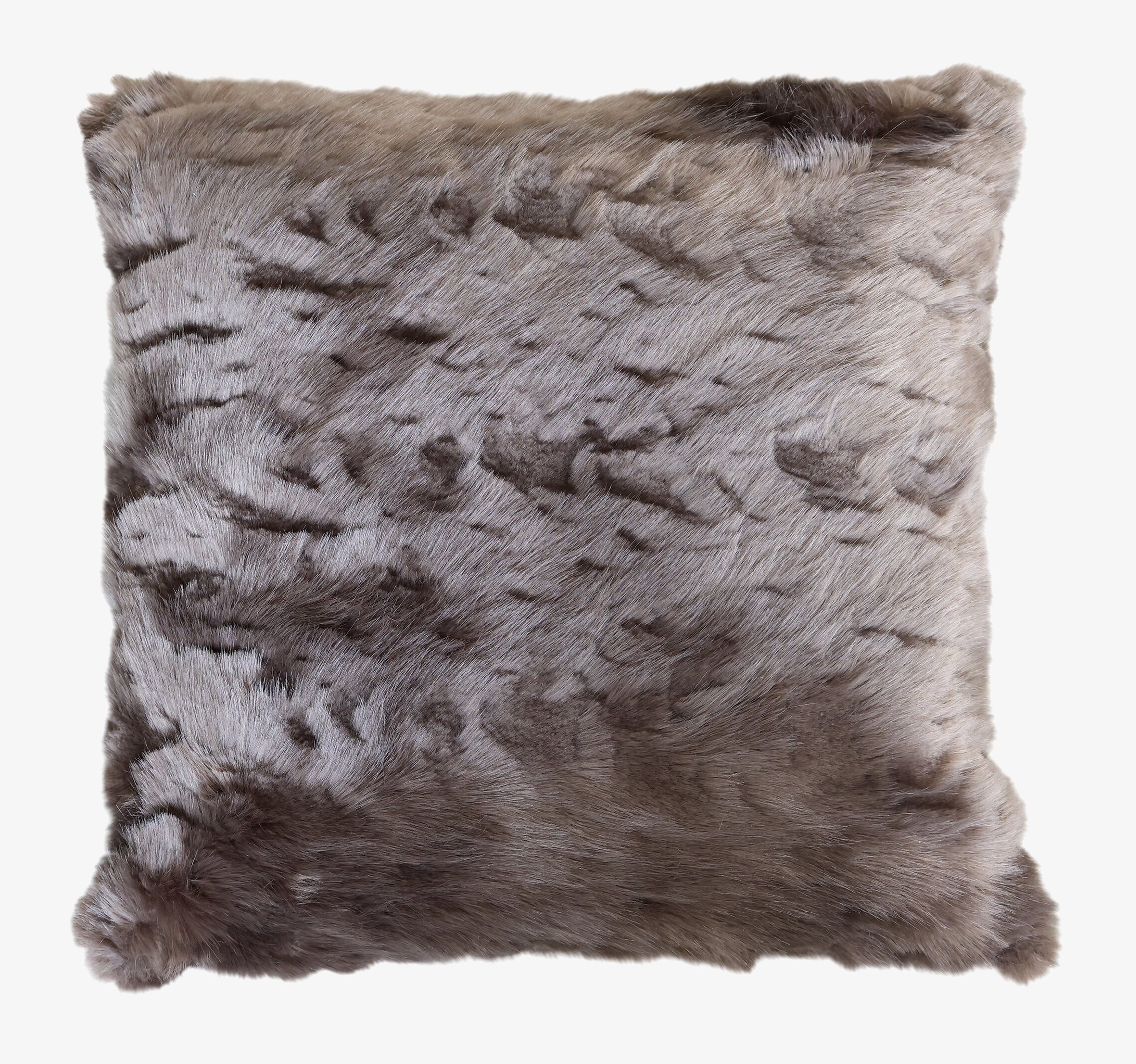 Kudde Antique Chocolate från Chic Antique på en soffa