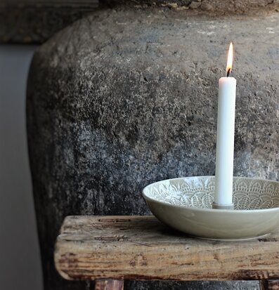 Happiness Ljusskål Sage från Majas Cottage på rustik trädstol