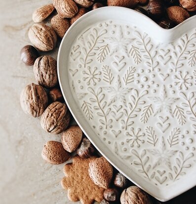 Hjärtfat Winterheart från Majas Cottage med vintrigt mönster