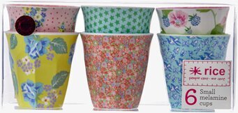 Små muggar - Blomster från Rice i färgglada mönster