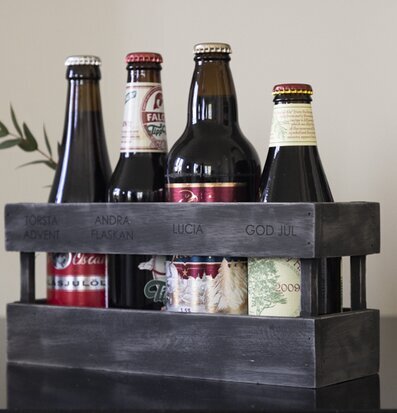 Trälåda Advent Grå från Different Design med fyra flaskor
