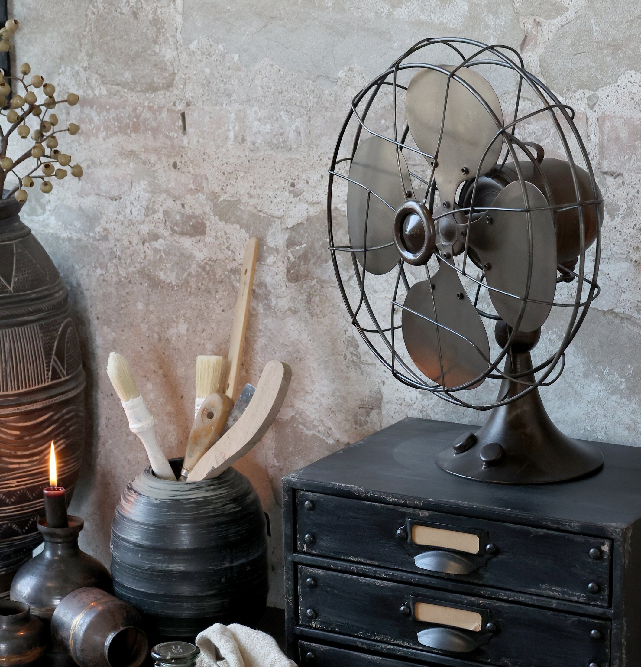 Fläkt Deco Antik Mässing från Chic Antique i rustik miljö