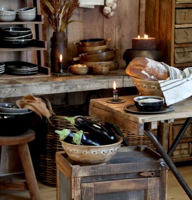 Skål Tours Mangoträ från Chic Antique fylld med auberginer