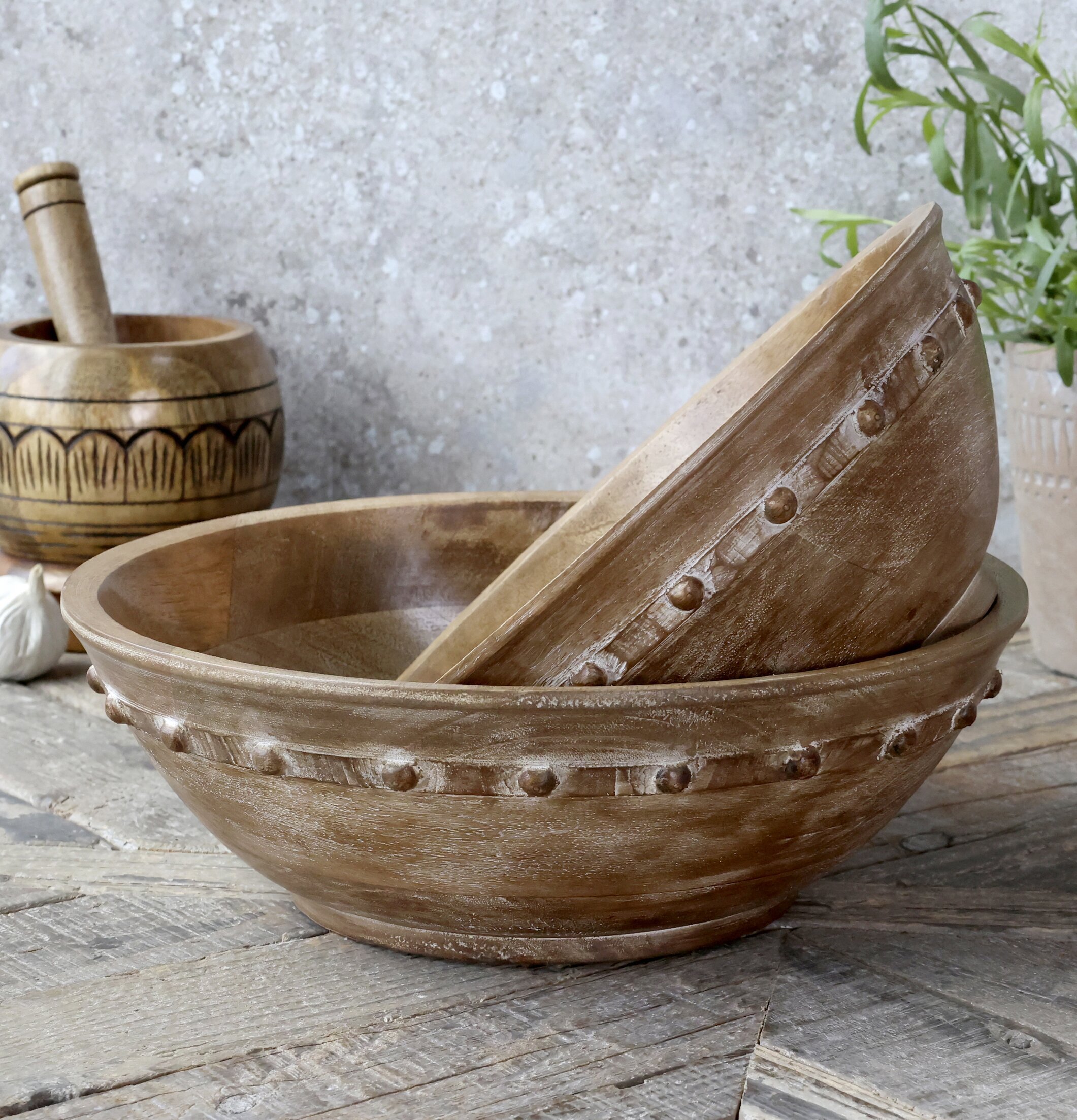 Skål Tours Mangoträ från Chic Antique på rustikt bord