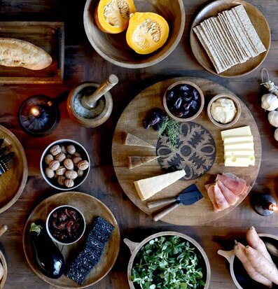 Tapasfat Med Roterande Fot från Chic Antique fyllt med tapas