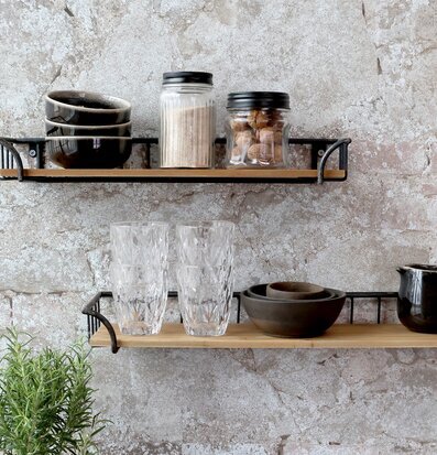 Vägghylla Antiksvart Set/2 från Chic Antique på tegelvägg