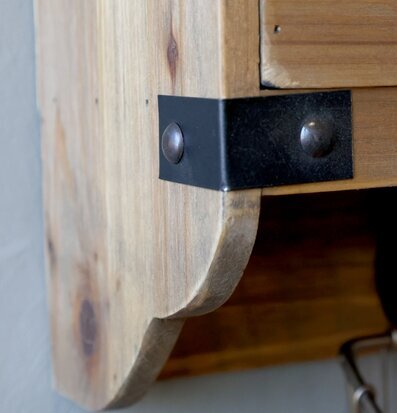 Vägghylla Med Lådor & Krokar från Chic Antique i trä