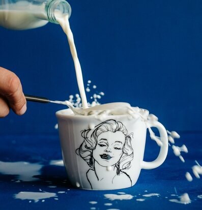 Porslinsmugg Marilyn - Some Like It Hot från PolonaPolona