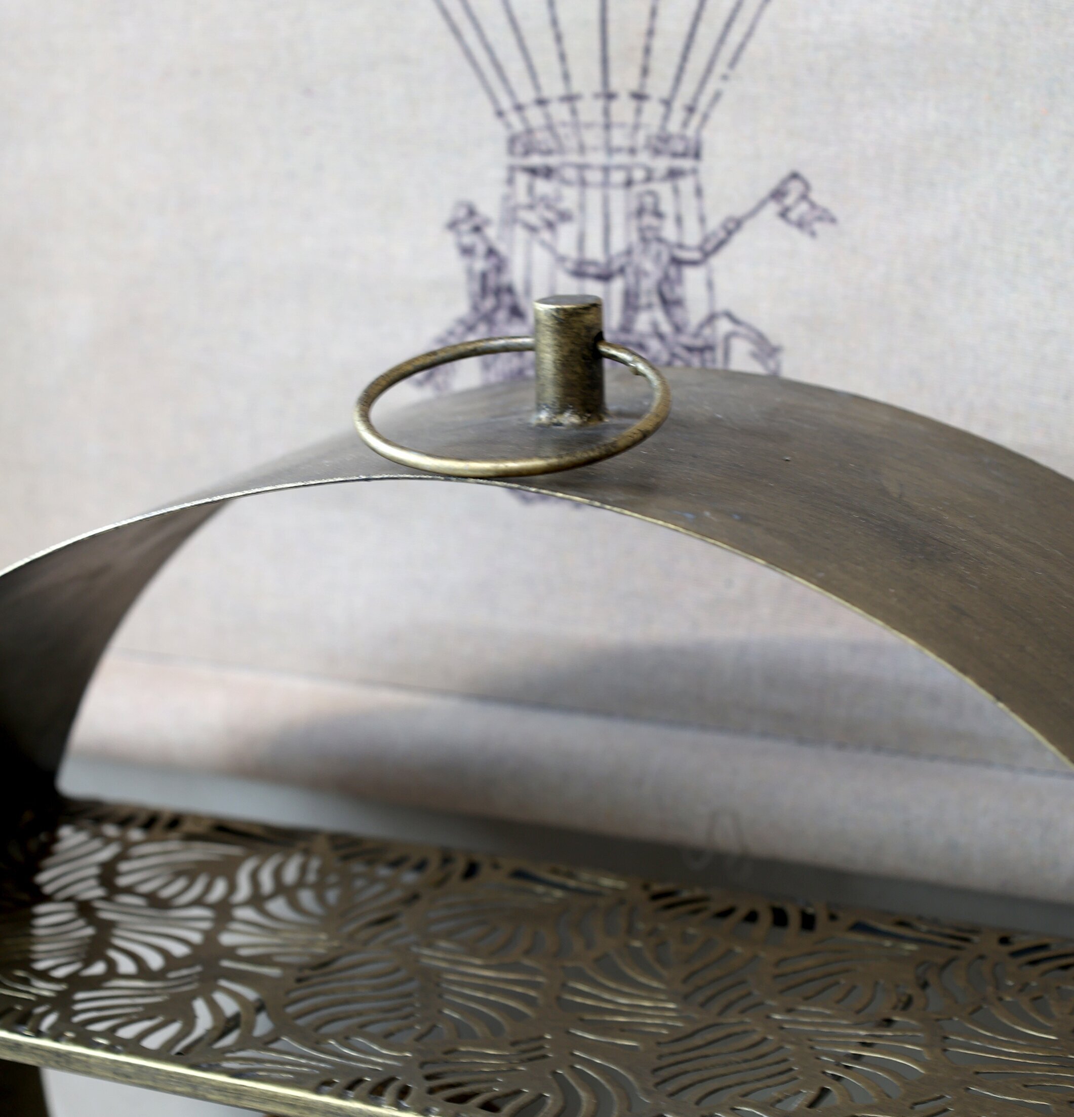 Bordshylla Antik Mässing från Chic Antique med antik finish