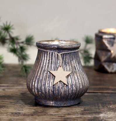 Bild av elegant ljuslykta i rustik och modern stil