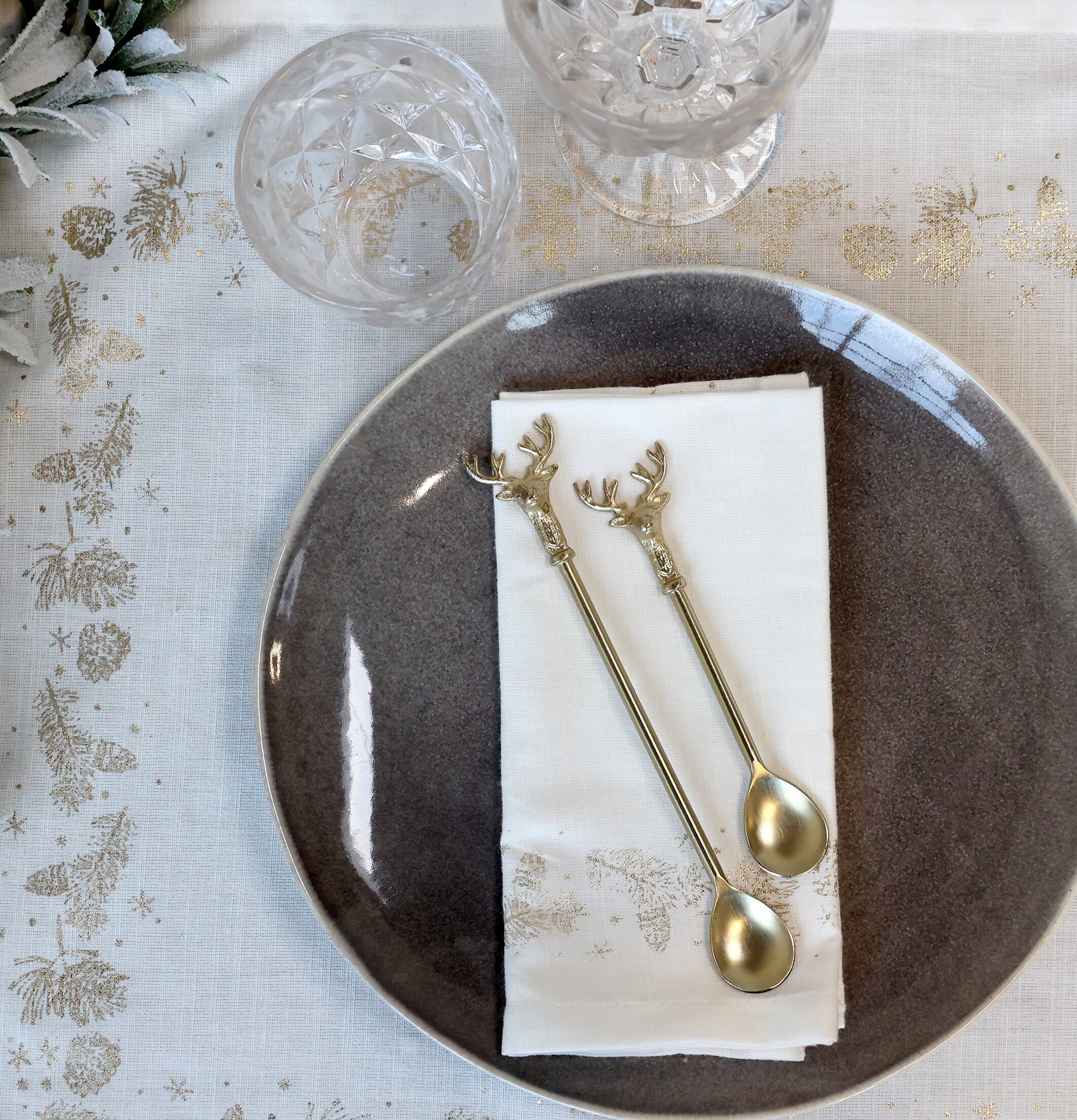 Lång Sked Hjort Antik Mässing från Chic Antique i dukning