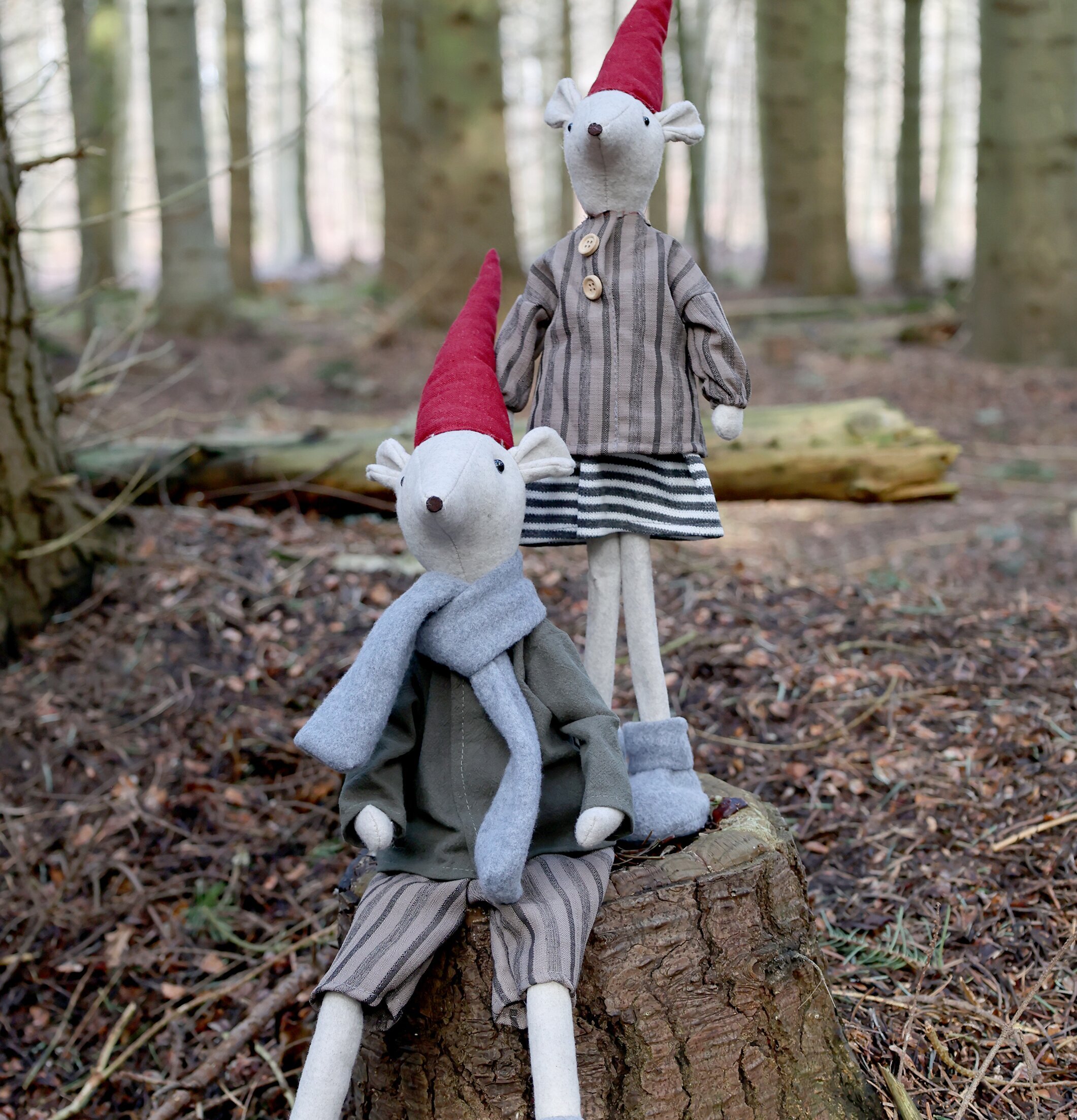 Asger & Agnes Stående Julmus 38cm från Chic Antique i skog