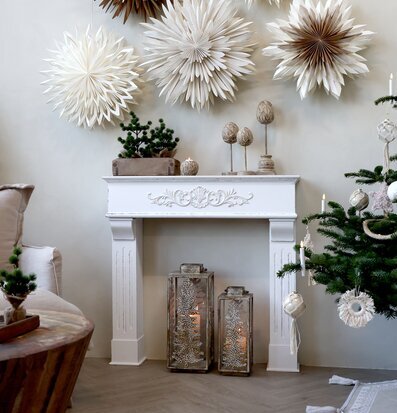 Lanterna Gran Antik Mässing från Chic Antique i mysigt rum