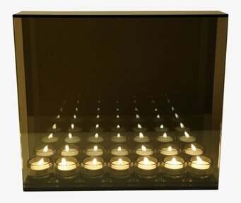 Endless 7 Light Smokey Grey från Endless Light i mörk miljö