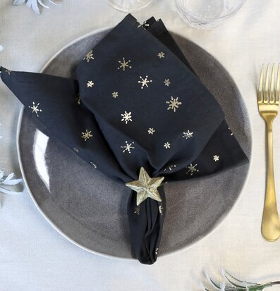 Servettring Stjärna Antik Mässing från Chic Antique på dukning