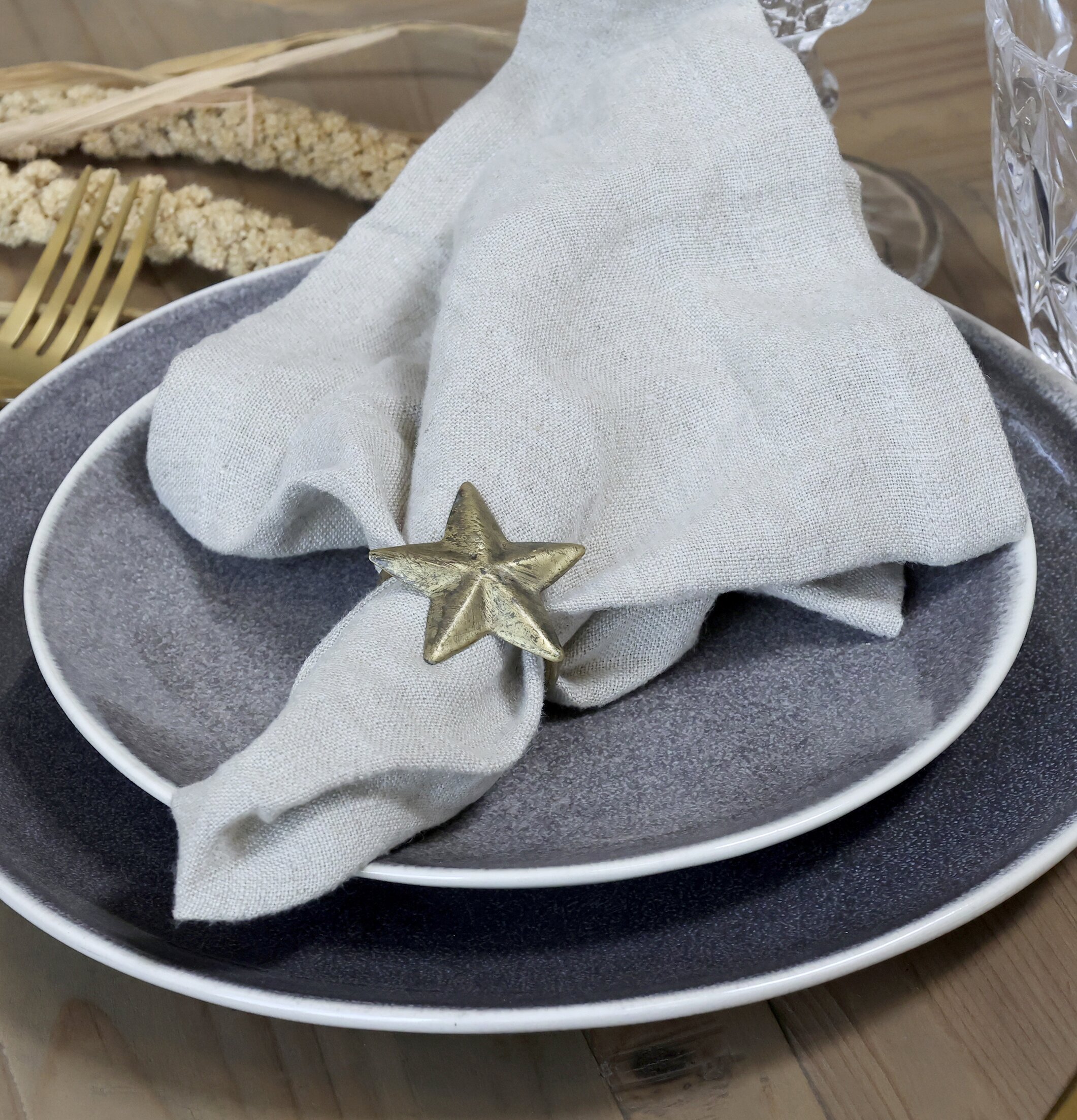 Servettring Stjärna Antik Mässing från Chic Antique i dukning