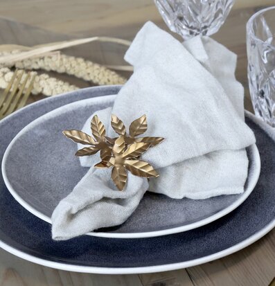 Servettring Blad Mässing från Chic Antique på linne-servett