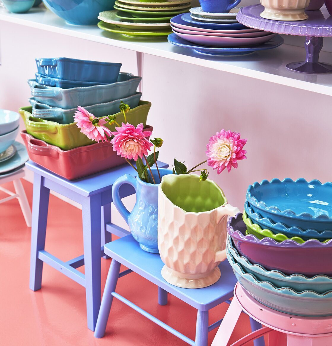 Pajform Small Grön från Rice i färgglad köksmiljö