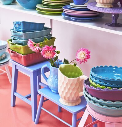 Pajform Small Grön från Rice i färgglad köksmiljö