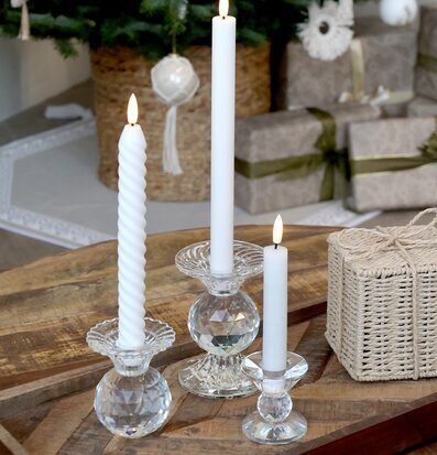 Kronljus LED Vit 2-pack 28cm från Chic Antique i ljusstakar