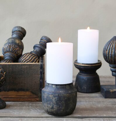 Ljusstake Antikbrun från Chic Antique på rustikt träbord