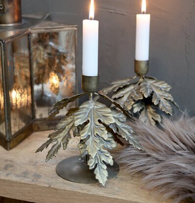 Ljusstake Blad Antik Mässing från Chic Antique på träyta
