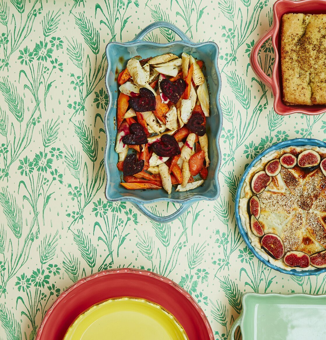 Ugnsform Small Gul från Rice i ett färgglatt köksstilleben