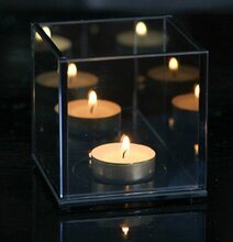 Endless 1 Light Smokey Grey från Endless Light på mörk yta