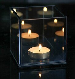 Endless 1 Light Smokey Grey från Endless Light på mörk yta