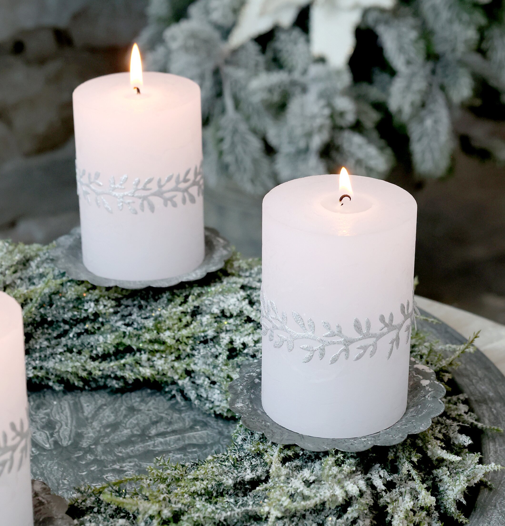 Dekorationsfat Antik Zink från Chic Antique med vita ljus