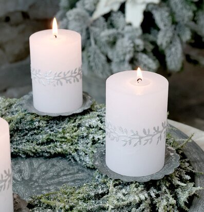 Dekorationsfat Antik Zink från Chic Antique med vita ljus