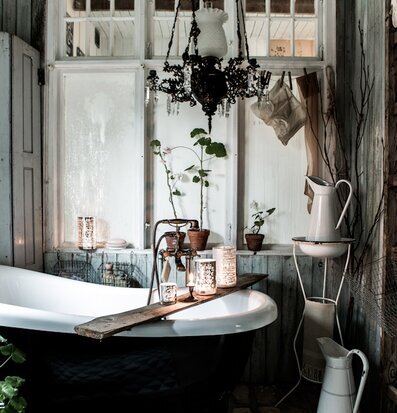 Moon - Majas Cottage ljuslykta i rustikt, lantligt badrum