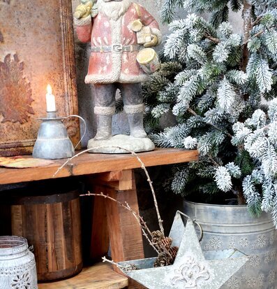 Kammarljusstake Antik Zink från Chic Antique på träskänk