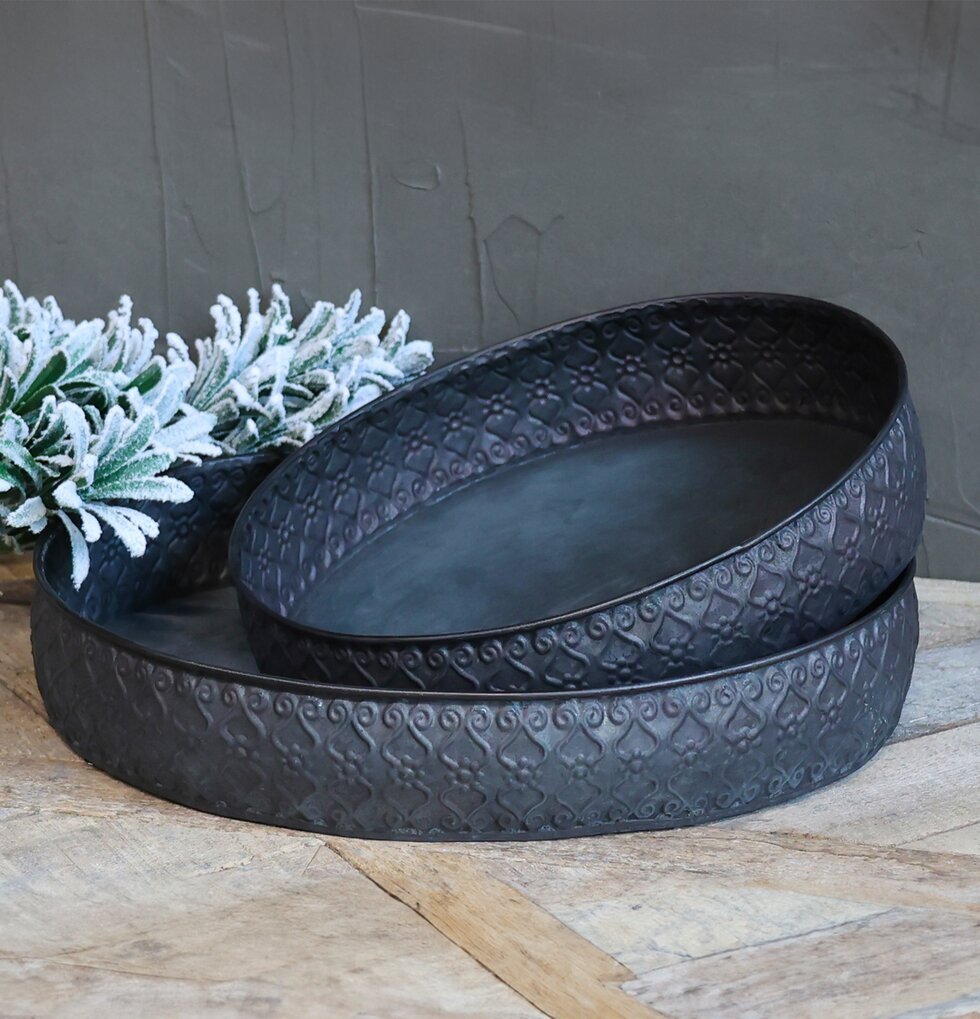 Dekorationsfat Antiksvart från Chic Antique på träyta